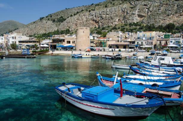 Hotel Camera Con Bagno Condiviso Di Fronte Spiaggia Mondello Exterior foto